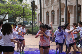 三百多名港大學生參與香港首個色彩繽紛的慈善義跑「多彩里程」