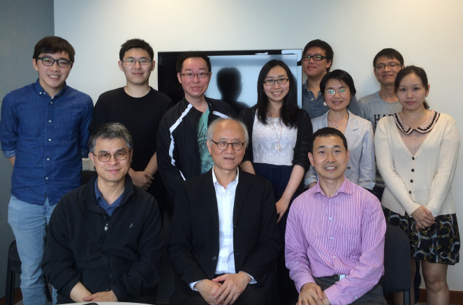 Dr Wong Chit-ming, Associate Professor of the School of Public Health, Li Ka Shing Faculty of Medicine, The University of Hong Kong, who led the study, takes a group photo with Dr Thach Thuan-quoc, Scientific Officer, Dr Tian Linwei, Associate Professor of the School and the research team. 