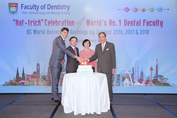 “Hat-trick” cake-cutting ceremony by guests of honour Professor Thomas Flemmig, Professor Xiang Zhang, Professor Sophia Chan and Professor Arthur Li.