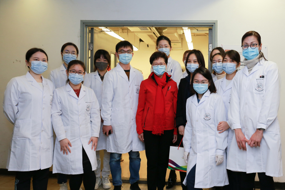 Chief Executive Mrs Carrie Lam visits the Environmental Microbiome Engineering and Biotechnology Laboratory at HKU. Professor Tong Zhang of the Department of Civil Engineering explains to her the work of the Lab