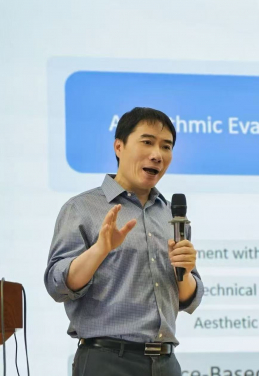 港大經管學院創新及資訊管理學教授兼夏利萊伉儷基金教授蔣鎮輝教授
 